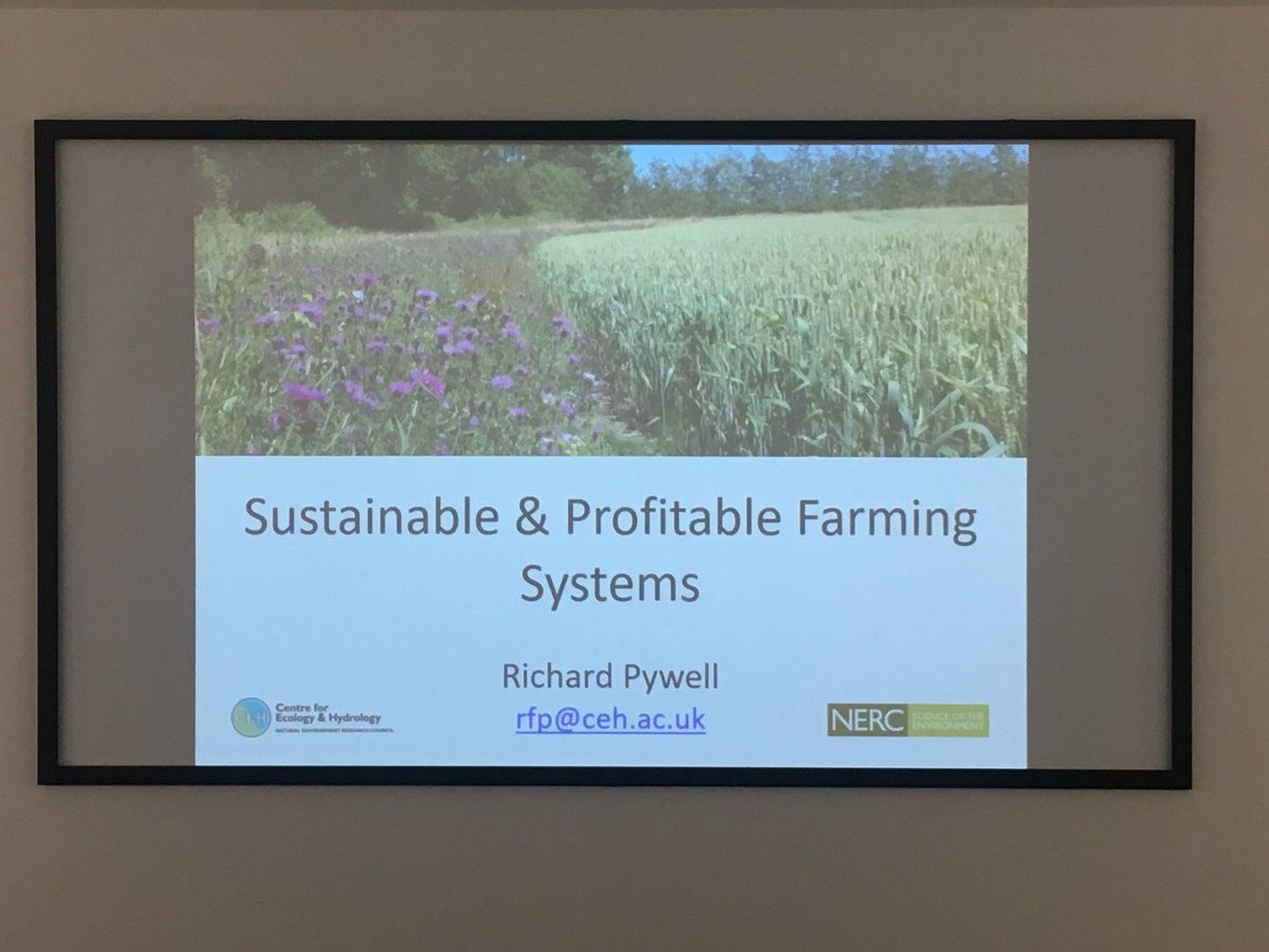 RresStudents's tweet photo. Today’s @Rothamsted seminar is from Richard Pywell at @CEHScienceNews #sustainable #farming 🙌🏻 🚜🌱🌾 #phd #phdlife #student #studentlife #rothamsted #CEH #Ecology https://t.co/CFqvR4EK3j