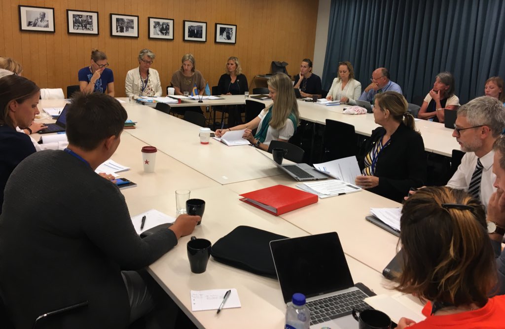 Morgonmöte med <a href="/karolinaskog/">Karolina Skog</a> <a href="/Swe2030Agenda/">Swe MFA 2030 Agenda</a> Idag anländer ministrarna till #hlpf. Sverige har höga ambitioner i genomförandet av #agenda2030. Höga ambitioner som förpliktigar. sustainabledevelopment.un.org/hlpf/2018