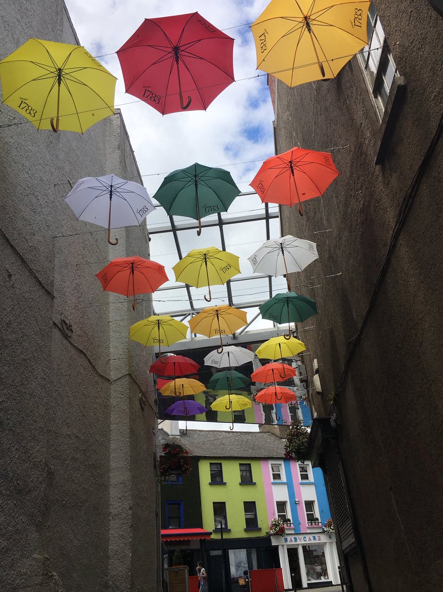 MulliganEddie's tweet image. Huge kudos to all the team @kazbar1  &amp;amp; #DavyMacs on the street #animation @WaterfordCityCt #looksfab 👏💙 #Waterford