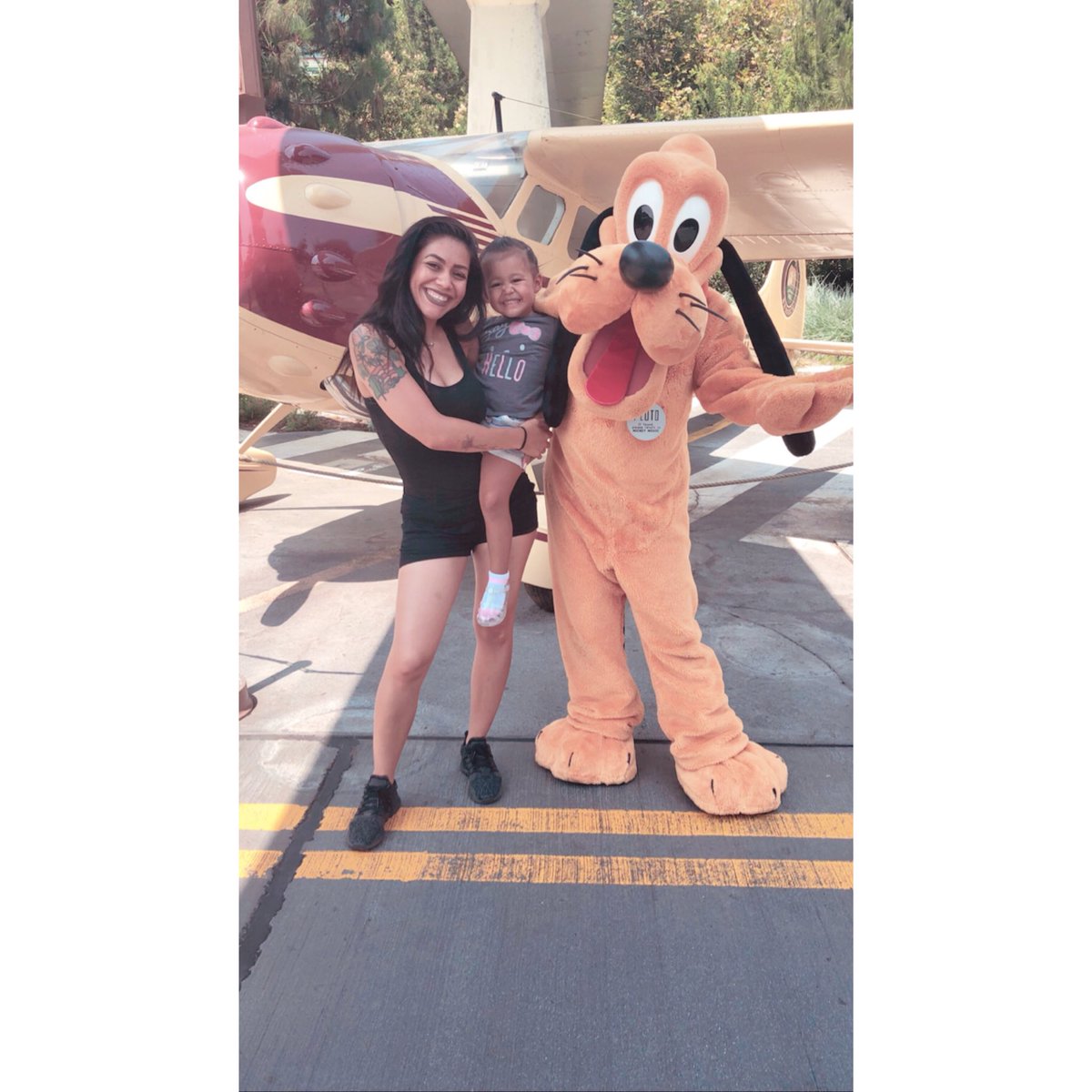 Tina_Mercado_'s tweet photo. Heyyy Pluttoooo!!! We Love 💕 You #DisneyDays #YesterdaysFun https://t.co/Z8rkSPolgN