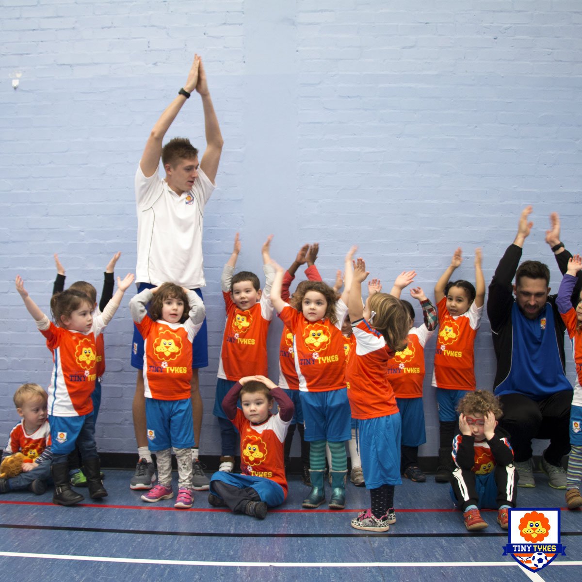 Hands up who's got the #TinyTykes feeling!

#FUNdamental soccer skills for ages 18-months to five years from #ChallengerSports

👉 uk.challengersports.com/events/tinytyk…