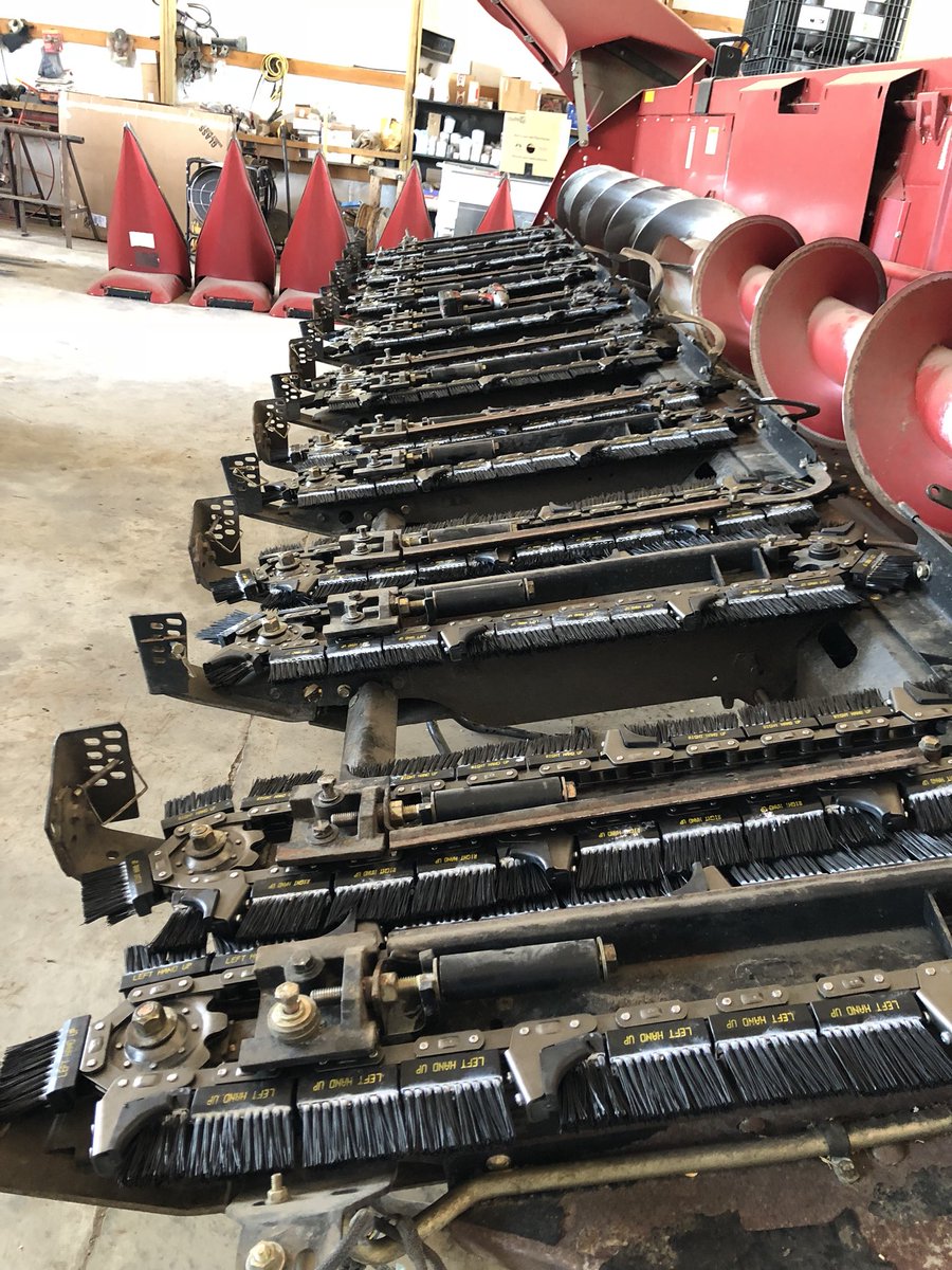 Precision_SFS's tweet photo. @360yieldcenter #yieldsavers going on a @Case_IH header today. Time to save some kernels #ROI https://t.co/EKv0Y5VBcD