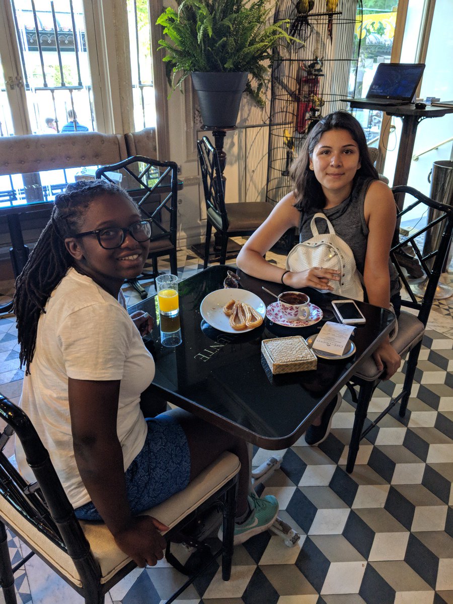 SpanishProfaCMS's tweet photo. Girls enjoying chocolate y churros before our Madrid tour! #sanchamanca https://t.co/LBjaaCgkzE