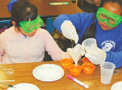 DA_magazine's tweet photo. Measuring Success: With a single vision for the entire district, @RowlandSchools in California has created an academic environment that stresses innovation and includes hands-on #STEM learning #DistrictsofDistinction https://t.co/EFpmIPnLND https://t.co/jvvbEd8OLC