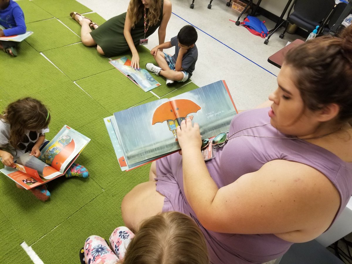 #AmyJuneBates Our kids were so happy to meet you and your daughter! They also loved your book so much! Thank you for comming out to see us! #ReadersAreLeaders #UPALS18