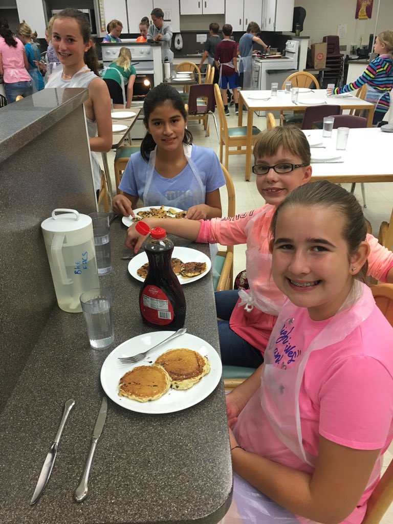 AmandaLFay's tweet photo. Homemade chocolate chip pancakes with @ISD719Wave summer camp kiddos this morning were a great success! Yum! #kidscook #kidchefs #realworld #cooking #summerfun @isd719 @ISD719CommEd https://t.co/w9ZuFFoNNX