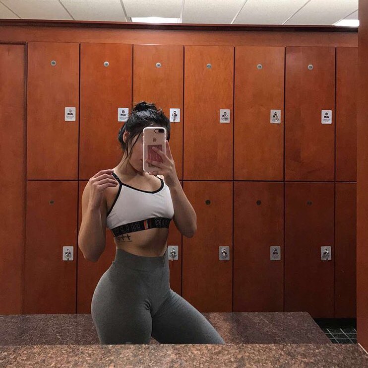 shehasafatty's tweet photo. When you're feeling good after a workout 🔥💪🏻 https://t.co/0nxNk8o92V