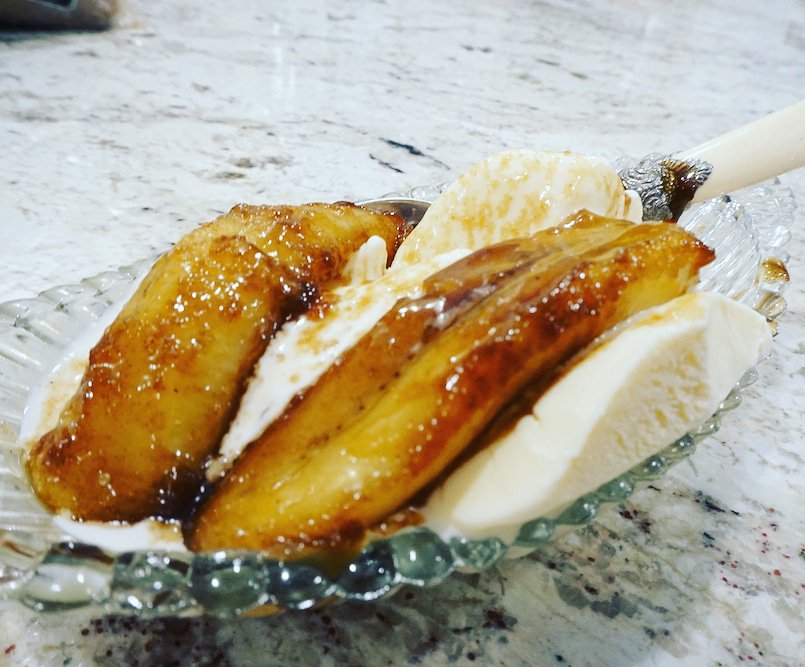 ninanolakitchen's tweet photo. In #NewOrleans’ finer restaurants they prepare this delicious dessert right at your table &amp; they light the liquor in it on fire in a fancy show! It’s not necessary to light my #BananasFoster on fire. Yours will taste just the same without the fire show! 
https://t.co/PG7Hh3MIX7 https://t.co/n6hwEYpi2t