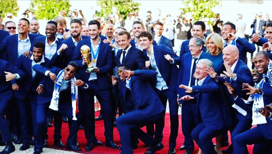 MichaelYoun's tweet photo. Les gars... on vous aime. ❤️ Et pour longtemps. Merci pour le bonheur que vous venez de souffler sur tout un pays... qui a tant souffert dans sa chair ces dernières années. On est fier d’être d’être vos concitoyens. 
🇫🇷 https://t.co/m8vn8jxECK