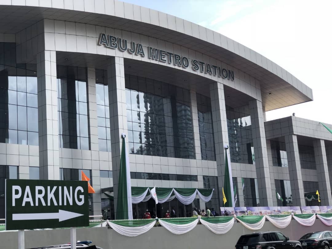 ahmednasirlaw's tweet photo. The Nigerian SGR...compare with Kenya's and see how the game was played in Kenya...@WehliyeMohamed https://t.co/W2ucSbo0Ij