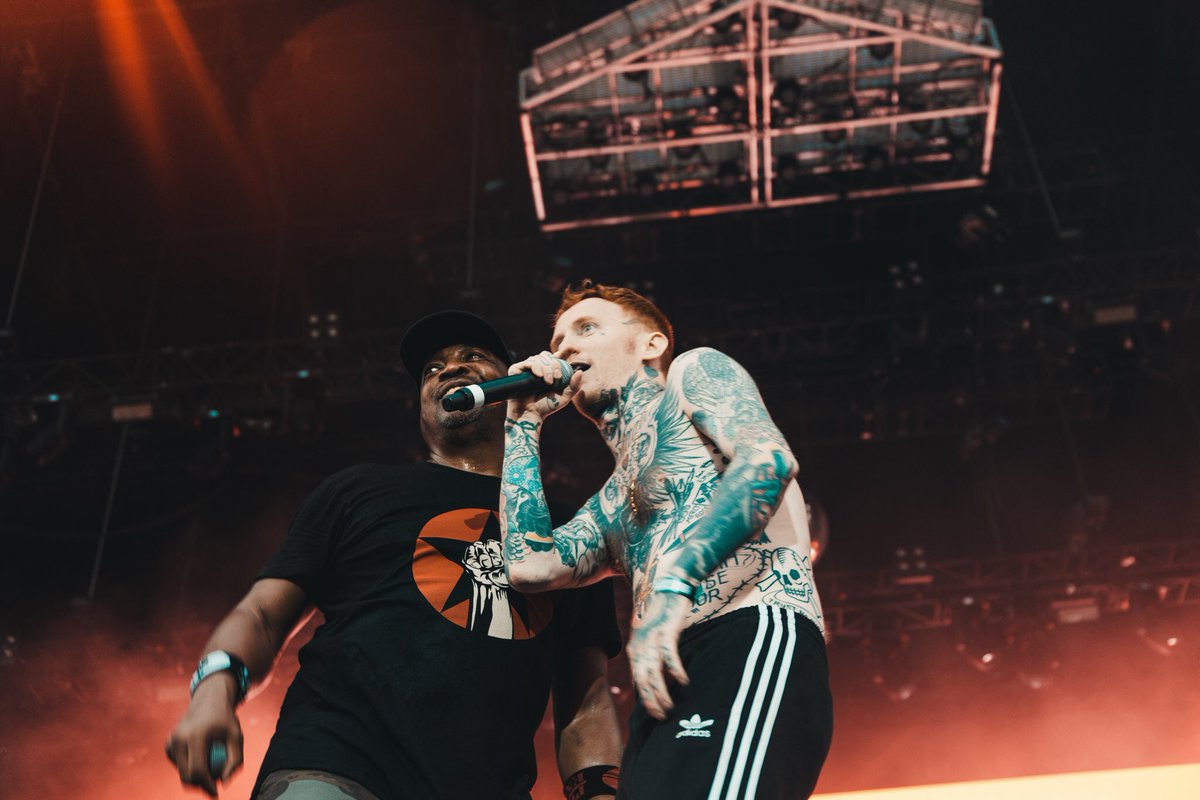 therattlesnakes's tweet image. ‘And now you do what they told ya, now you're under control’ 🔥🔥🔥🔥

Such an unreal moment, on stage with @prophetsofrage  🤟

📷 @tomadamgreen 

#summerofsnakes #killinginthename #prophetsofrage #resurrectionfest