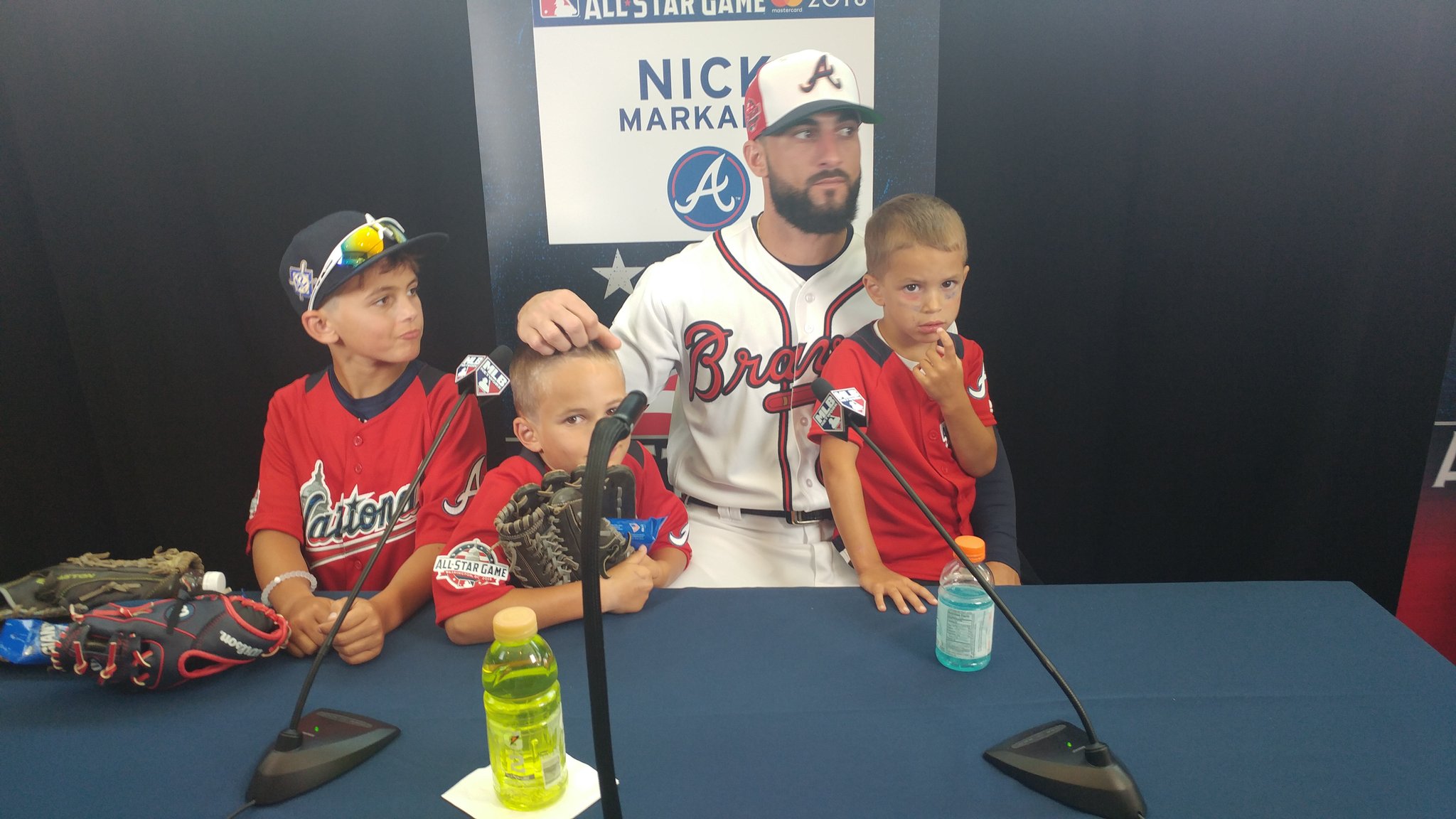 Steve Melewski on X: Nick Markakis and his kids enjoying the All Star  festivities. To have them here means the world to me, he said.   / X