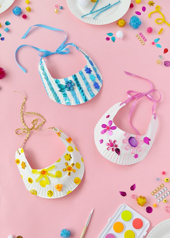 followcharlotte's tweet photo. These DIY paper plate visors are perfect for all the sunny days this summer! See the DIY with @KidMadeModern here: https://t.co/gYfmf3sy0d #kidmademodern ad https://t.co/kPwSkIQskQ