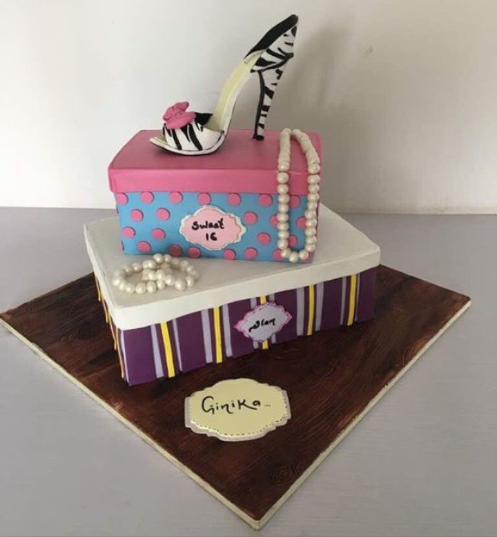 bazaar_cake tweet picture