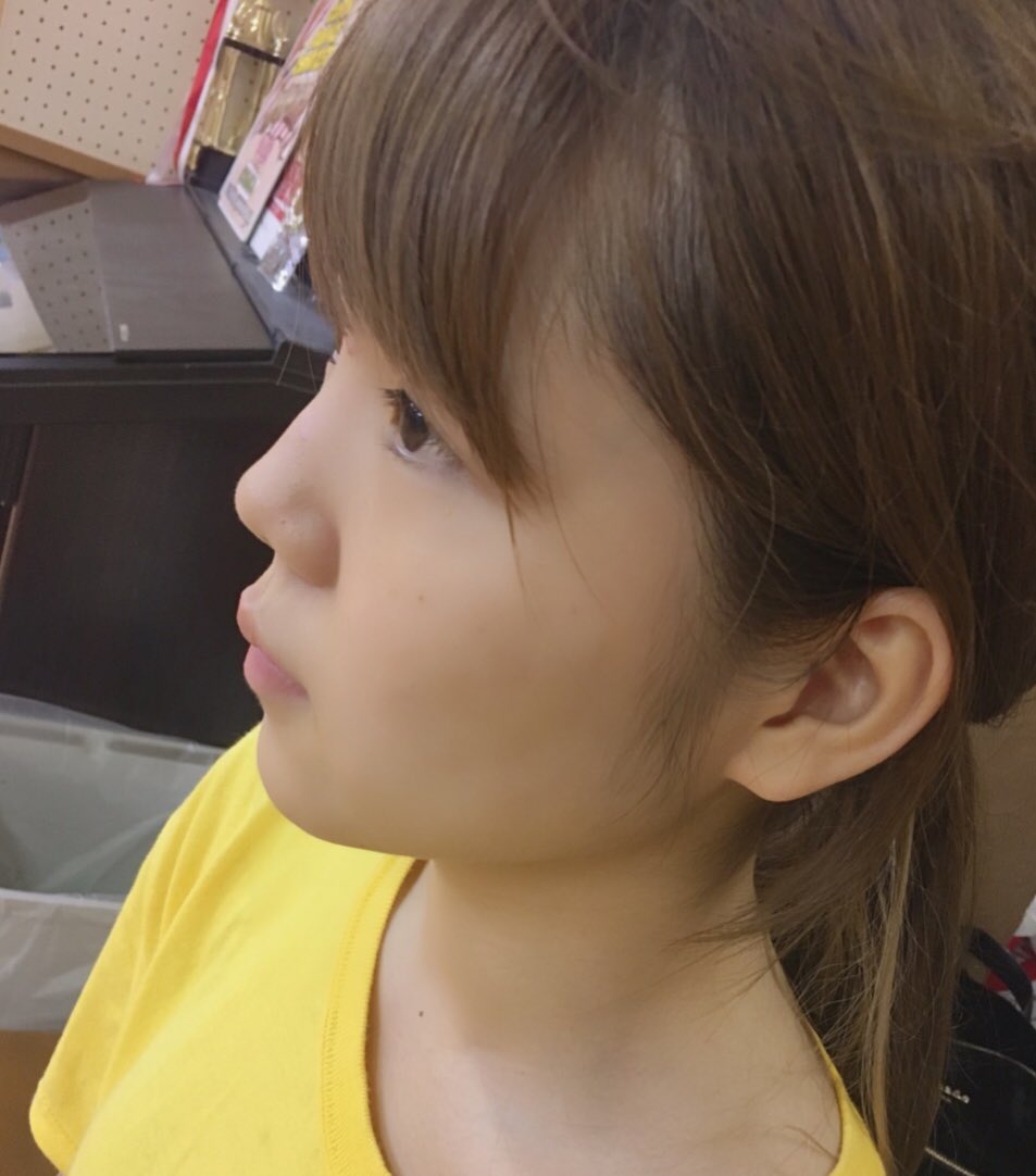 Mana マナ 大阪 春夏秋冬 Twitterren こんばんは ワンマンの翌日も気がつけば メンバーと6時間いてリハしてて なんか 日常 だなあ そんな本日は人生で初めて 机に鼻を強打しました 鼻高くなったかも 笑 Mana マナ 大阪 春夏秋冬 Twitterren こんばんは ワンマンの翌日も気がつけば メンバーと6時間いてリハしてて なんか 日常 だなあ そんな本日は人生で初めて 机に鼻を強打しました 鼻高くなったかも 笑