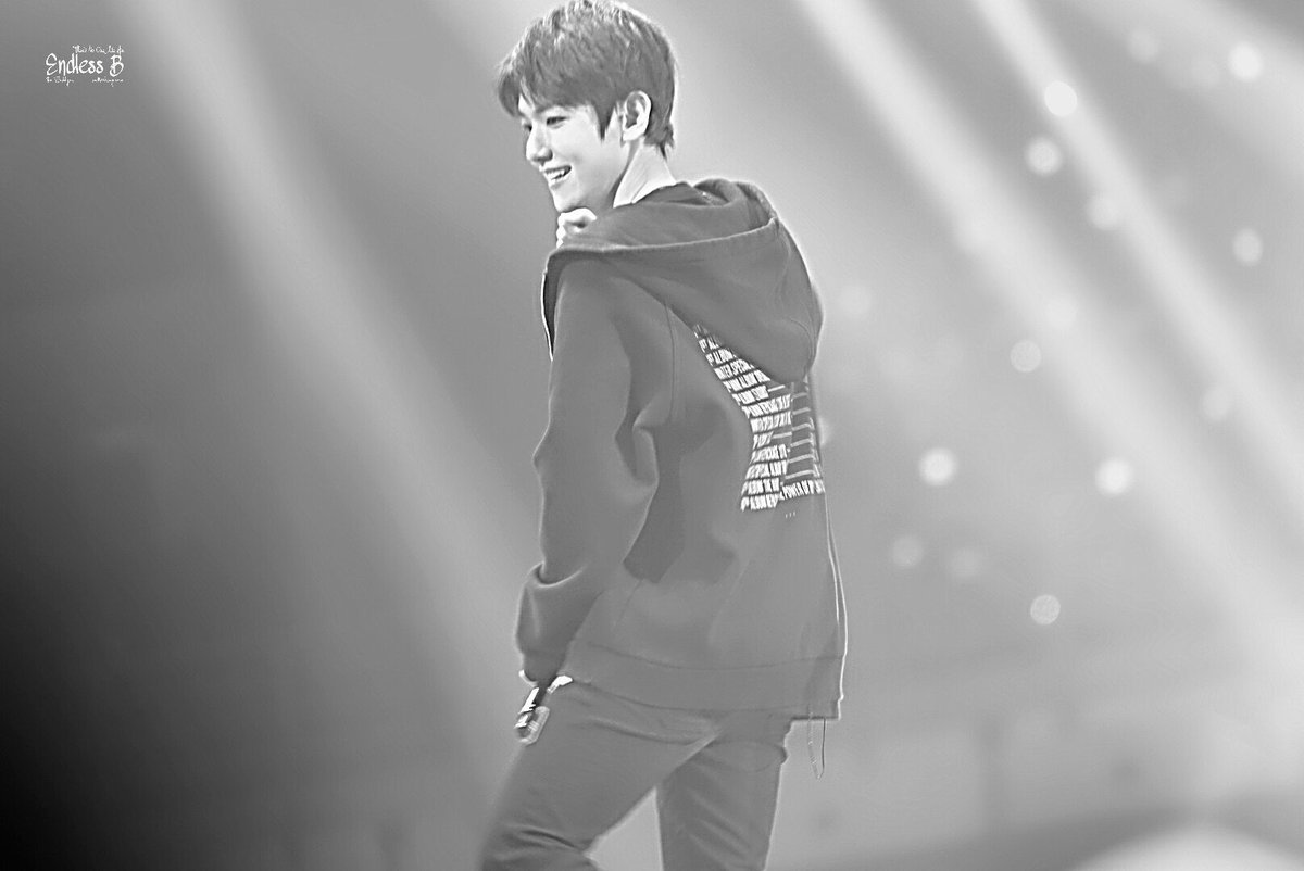 baeks_butt tweet picture