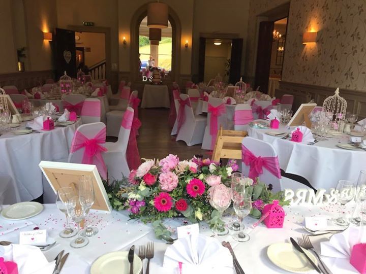Limpley_Stoke's tweet photo. Pretty in #Pink , congratulations Mr and Mrs Harwood
#Wedding #WeddingDay #WeddingPlanning  #EventsPlanning #Weddings #BestWesternLimpleyStokeHotel https://t.co/VP5q8v7BCS