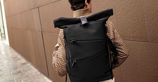 Traveller è la nuovissima linea di borse e accessori che si adatta allo stile, al gusto e alla personalità di chi la utilizza.

Scopri di più: navadesign.com/it/blog/travel…

#nava #navadesign #design #bags #accessories #backpack #rolltopbackpack #newcollection #travel #urbanfashion