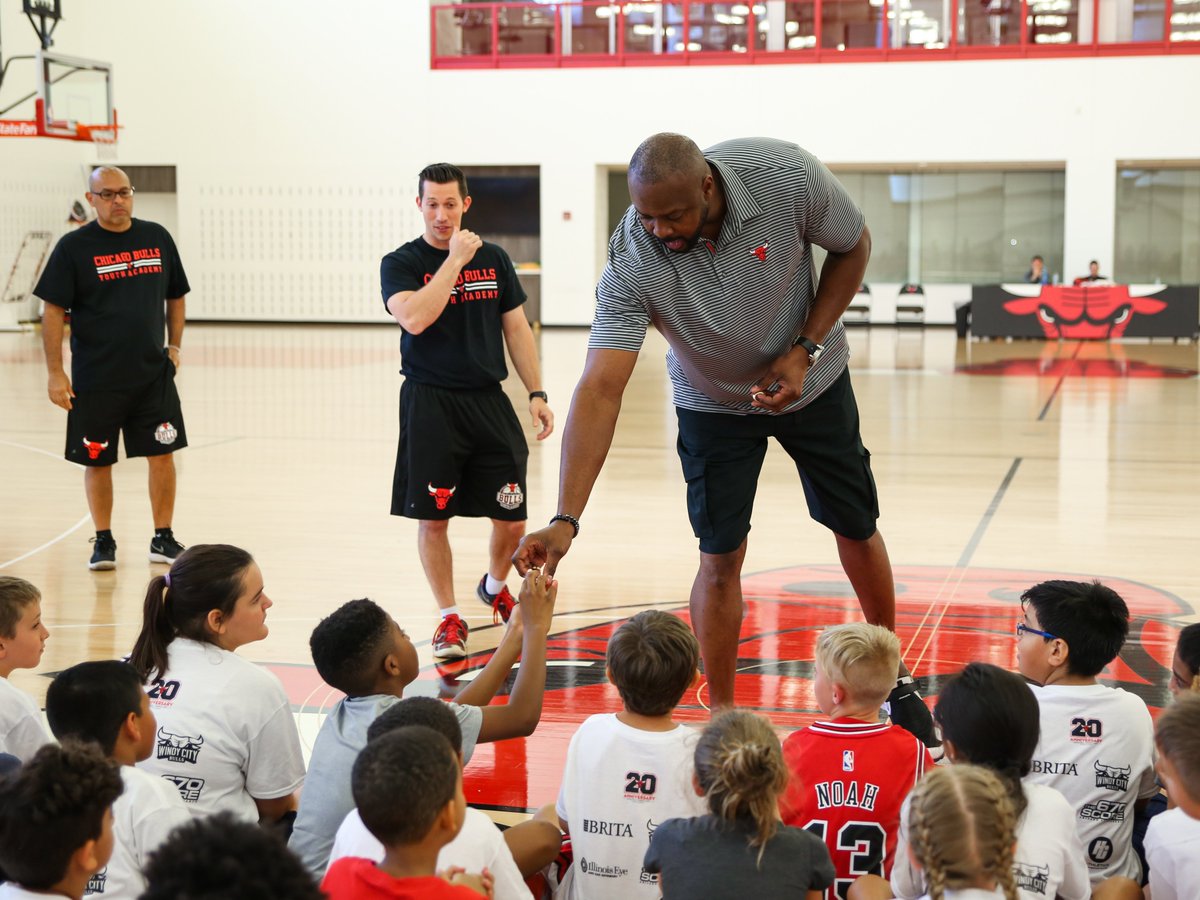 chicagobulls's tweet photo. Basketball camp last week at the Advocate Center was next level, and included a couple of very special guests. Don't miss the next one: https://t.co/1Z765okzxE https://t.co/AGm23m929H
