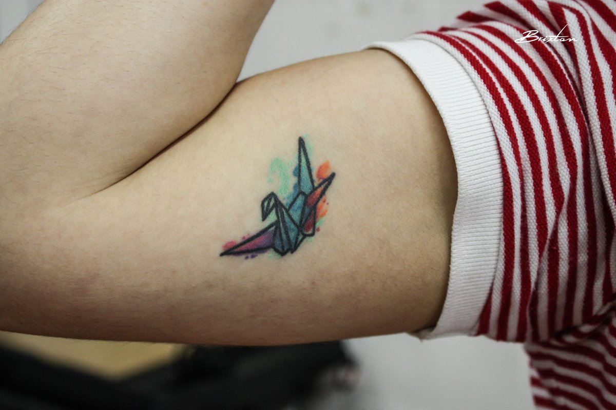 EdBrixton's tweet photo. #tattoos #tattoo #inkedgirl #inklove #tatuajes #tatuaje #tattooworkers #ink #watercolortattoo #watercolor #origamicranetattoo #Tattoo #tatuajegrulla #GunsOfBrixton #CDMXTattoo #CDMX #MexicoCity #InkCDMX #TatuajesCDMX #acuarelatattoo #inkedCDMX #grulla #healedtattoo #tatuajesano https://t.co/ontQBexBxW