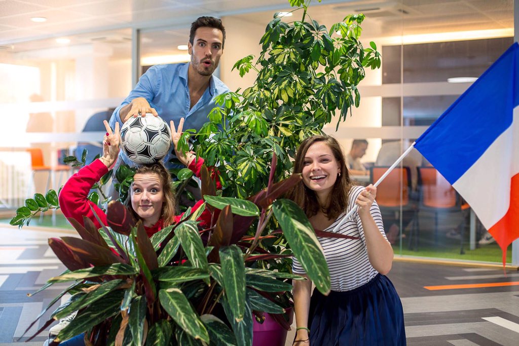⭐️ On est les champiiiions !! ⭐️
👉🏽Pour fêter ça, <a href="/Zei_world/">Zei</a> finance la préservation de 100 terrains de football de forêt Amazonienne !! 🌳Merci les bleus ! 🇫🇷 #Zeilovefrance