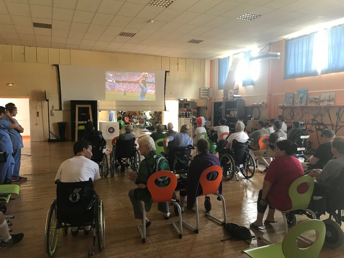 CVerdaich's tweet photo. Toute l'équipe de @CVerdaich et l’ensemble des patients félicitent l' @equipedefrance pour cette #FinaleCDM ! Une magnifique victoire pour avoir la 2ème étoile et faire rêver les français et notamment nos patients 🇫🇷#SoifdeVictoire #CDM18 #FranceCroatie #Championsdumonde https://t.co/oLFS2Pv1rg