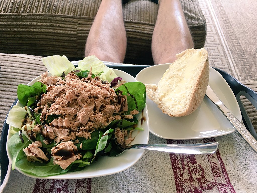 LlandeiloPT's tweet photo. Lovely lunch! Who says you can’t have carbs and abs!? 
3kg down in 3 weeks, I’m doing something right 💪 
#salad #freshbread #tuna #healthyeating #greens #personaltrainer #burnthefat https://t.co/Rc0YF15Tl8