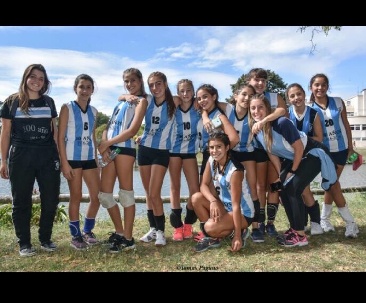 LorenzoVerena's tweet photo. Feliz cumple club belgrano !! 💙💙💙 @voley_club18 @ClubBelgrano16 https://t.co/e9btJmFzpM