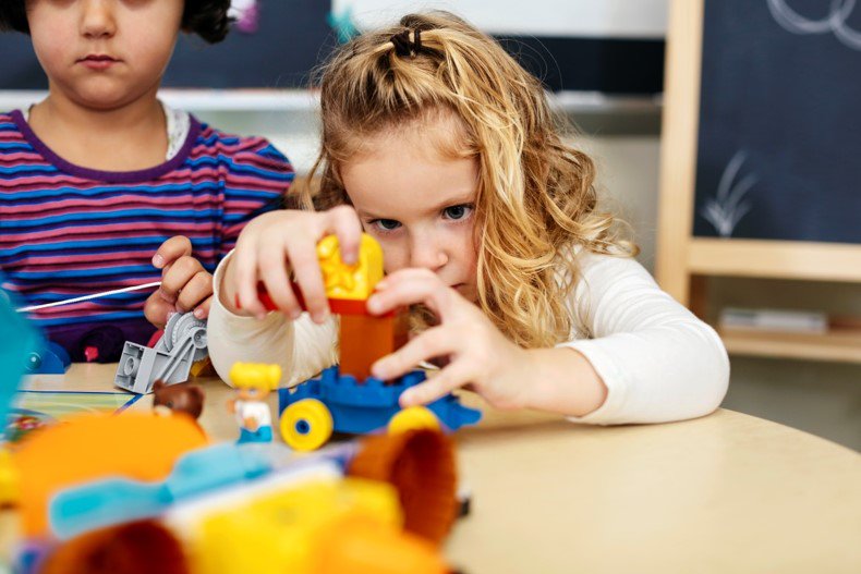LEGO_Education's tweet photo. "Children are inquisitive investigators, always looking to see how things work and how to make things happen." Read more about the importance of incorporating #STEAM in early childhood education here: https://t.co/47RK826OJB #LEGOlearning https://t.co/7hfsq8Gszf