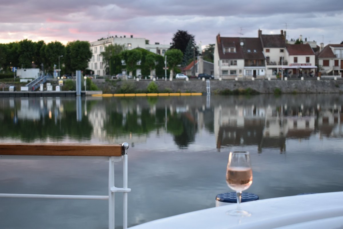 NicoleDiamant's tweet photo. #traveltuesday #travelphotography #Travel #burgundy #france https://t.co/SdMTl73PjG