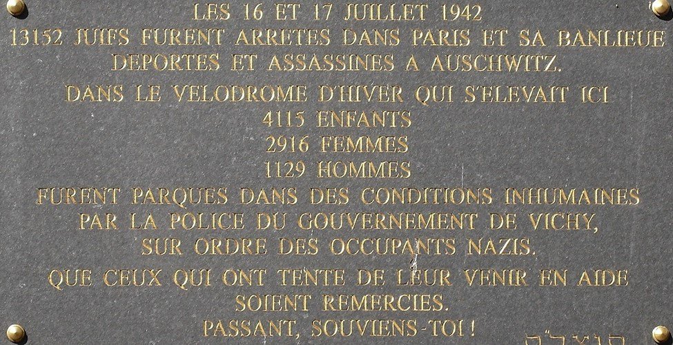 Il y a 76 ans, 13 152 hommes, femmes et enfants étaient arrêtés par la police française sur ordre du régime de Vichy. Parce que Juifs, ils furent enfermés à Drancy ou au Vel d’Hiv. N’oublions pas les martyrs. N’oublions pas les 'Justes'. La France se souvient ! #veldhiv