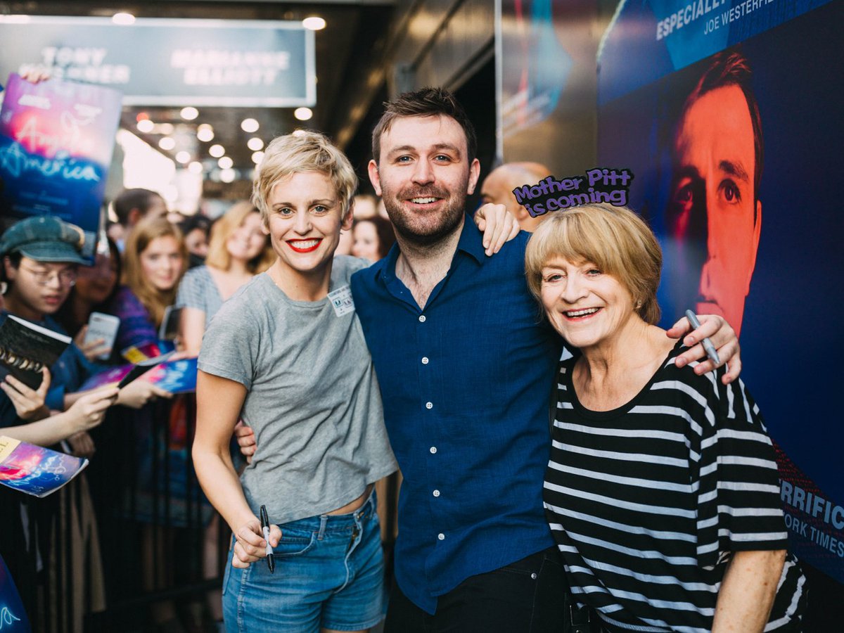 broadwaycom's tweet photo. Photos! The stars of @AngelsBway celebrate their final performance: https://t.co/WFsWDOVUlN https://t.co/Zvus57KqVe