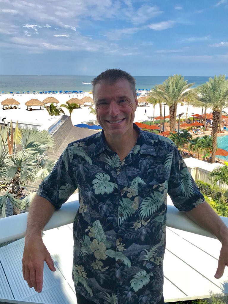 AstroDJrocks's tweet photo. My office for next couple days. @AstroDJ rockin Marco Island FL for @CENTURY21   Gulf of Mexico fun. Great first night- on to Monday! @EvCoRadio @Babchik @ENewill @DonnyVantage @FalQueen @mushwear #astroentertainment #century21 https://t.co/VGUuwFwAZU