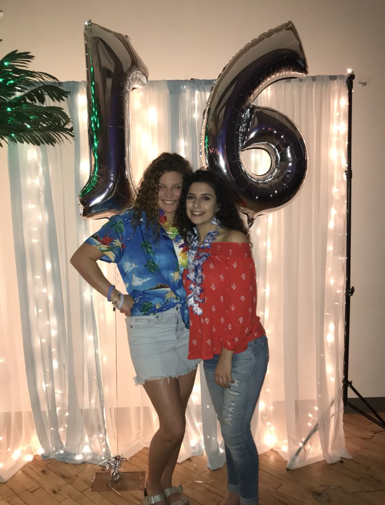 biancalapuma14's tweet image. A big happy birthday to @emmaappler16 🤩🤩🤩 thanks for dealing w me all last year love you too much 💖 #everyclass #ightillseeyaguys #yehoang #mohr #okurrr