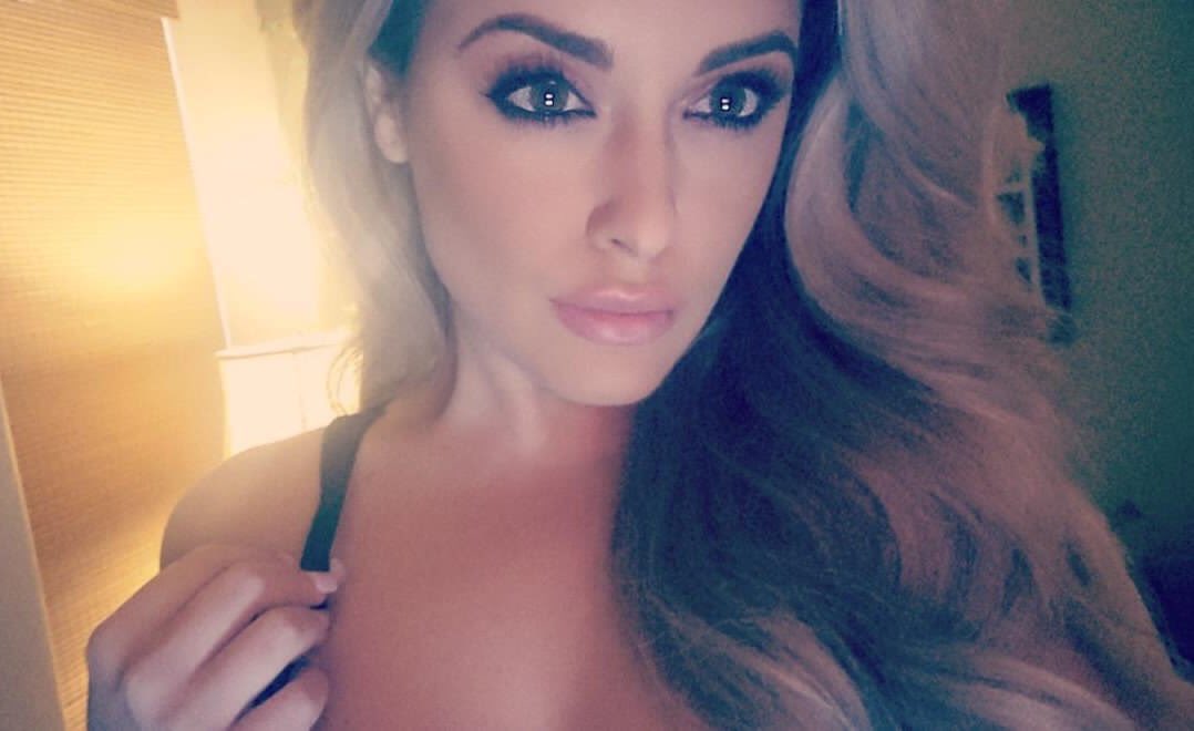 AllyMsOldWallet's tweet photo. There's @MissAllyMadison and everyone else. Everyone else doesn't matter. #EliteFindom #SimplyFlawless #SimplyTheBest #BowBitches https://t.co/HdxHbl6fvi