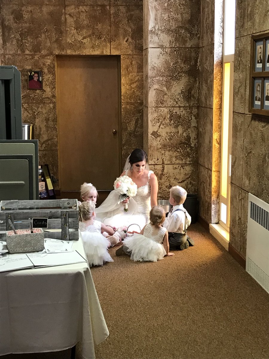 Lazerbeam12's tweet photo. This is my favorite picture of my beautiful daughter on her wedding day. Love the girl! https://t.co/Daw5yna5ay