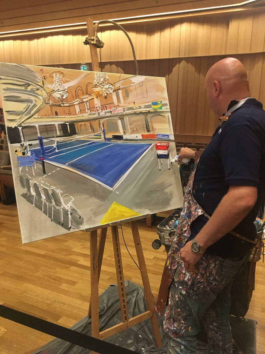 🎨Kunstenaar aan het werk in het Musis theater!👌🏻 #WorldSittingVolley #ArnhemZit #Volley2018