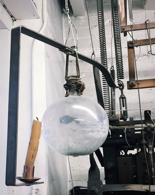 g_h_hurt's tweet photo. Before electricity, the old handframe knitters generated light by filling a hanging glass lantern with water. This magnified light from the candle flame below it, casting light across their handframe knitting machines... #handframe #knitting #history #ghhurt #knittedlace https://t.co/FT0jWZFcEL