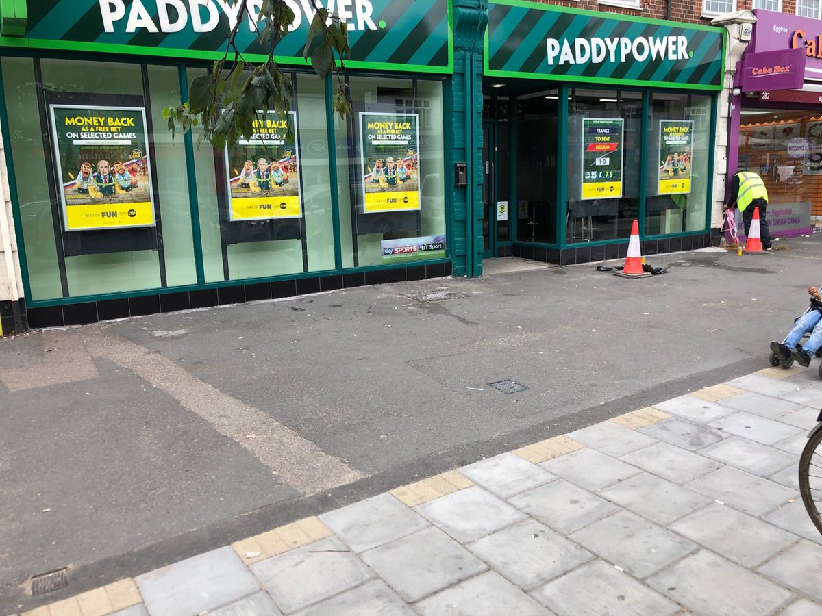 HartleyCServLtd's tweet photo. #hartleyservices #shopfronts #flooring #screeding #concrete #workingwithglass #frames #windows #glazing #youcanbetonus 👍🏼 #familybusiness #whenthestacksarehigh #Commercial #industrial #paintinganddecorating #refurbishment #refurb #professional https://t.co/fxOQmVOHm3