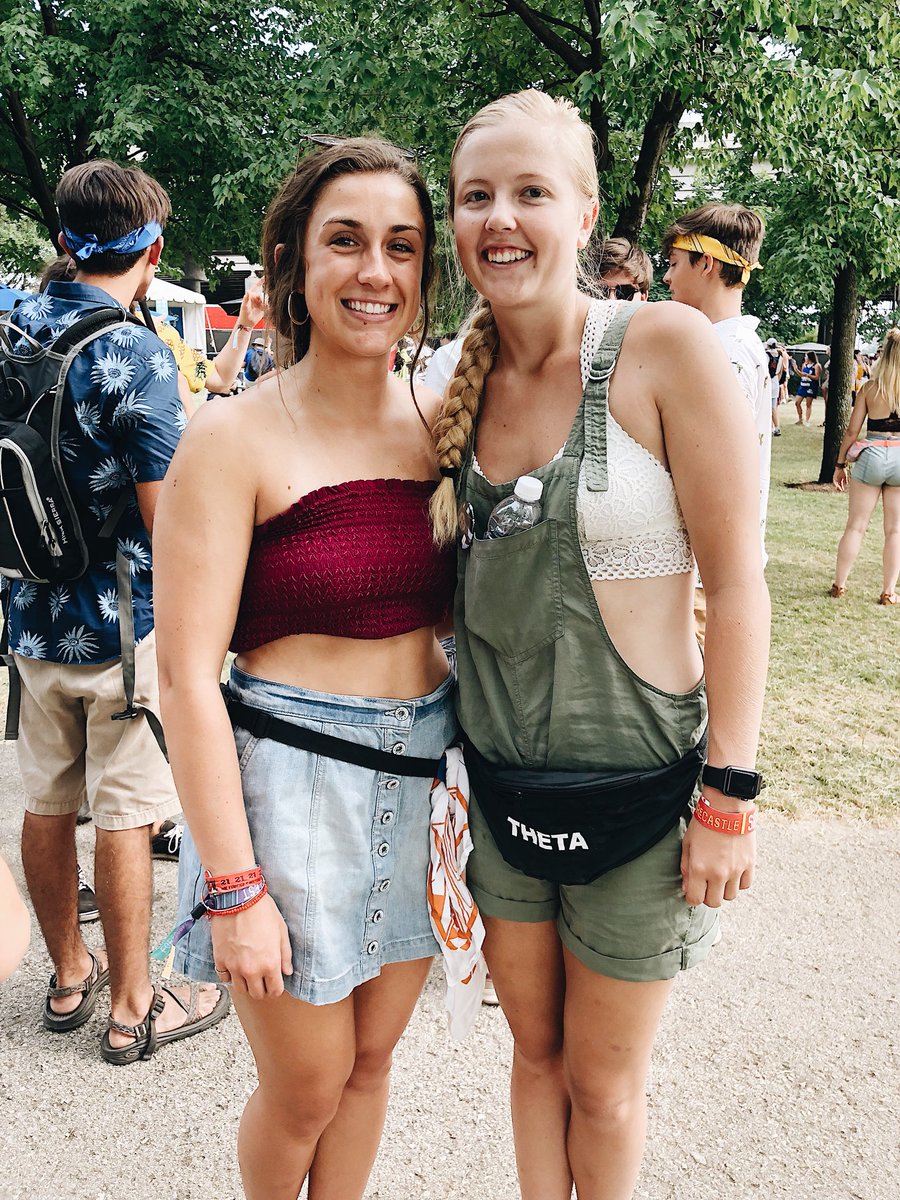centre_theta's tweet photo. Centre Greek life is truly everywhere, even at concerts under bridges 🤙🏼😊🌈🦋 Thanks for another great weekend in the books, @forecastle ! Can’t wait to see these Greek men and women on campus in the fall 💕 #TLAM https://t.co/q8P9jhosjw