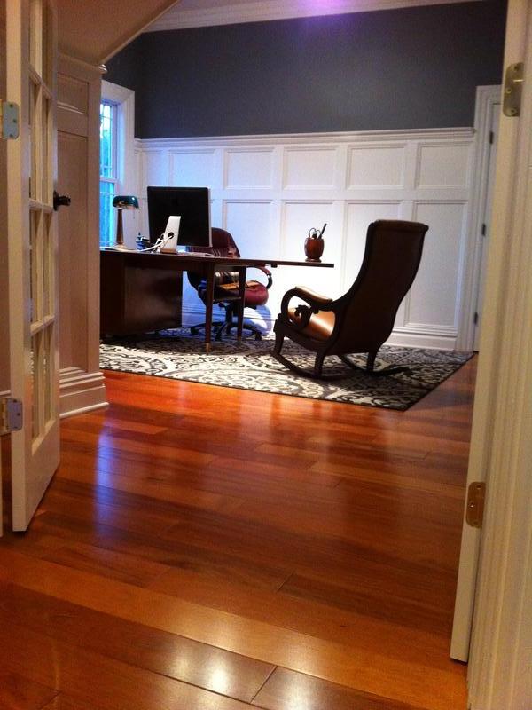 LLFlooring's tweet image. Monday Makeover: Cheryl redid her second floor with Bellawood Select Brazilian Cherry! Brazilian Cherry is one of our most popular woods. See more customers’ room transformations here: ow.ly/eyxI30kHgUP | Shop Brazilian Cherry, now 15% OFF: ow.ly/G2TW30kHmaX