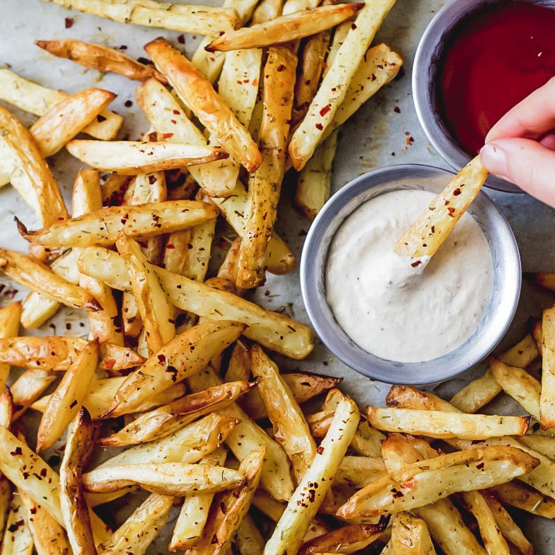 OverheadFood's tweet image. Rosemary fries with roasted garlic dip 🥔🍟
#overheadfood