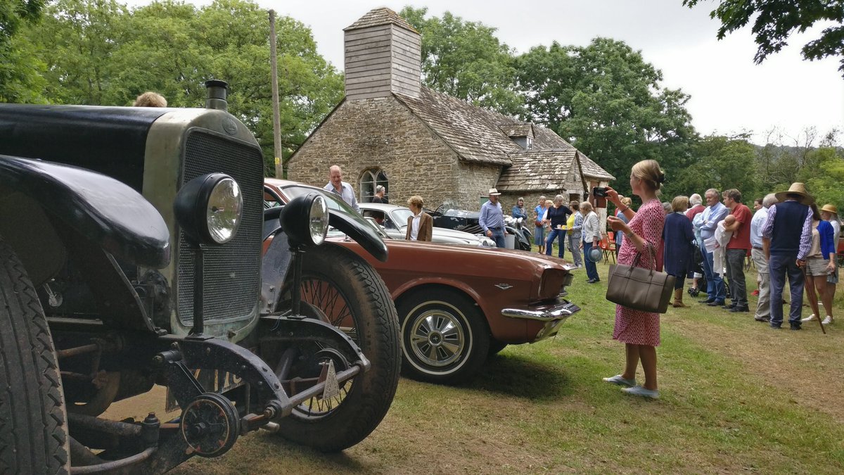 Chris Woodall took part in the #Craswall Classic last weekend. <a href="/nglowton/">nicholas lowton 🇺🇦</a> blessed the vintage vehicles, fundraising for St Mary's Church, Craswall (for which <a href="/HookMason/">Hook Mason</a>'s Richard Lamb is the church architect).  This was followed by an excellent lunch @WhiteHaywoodBnB