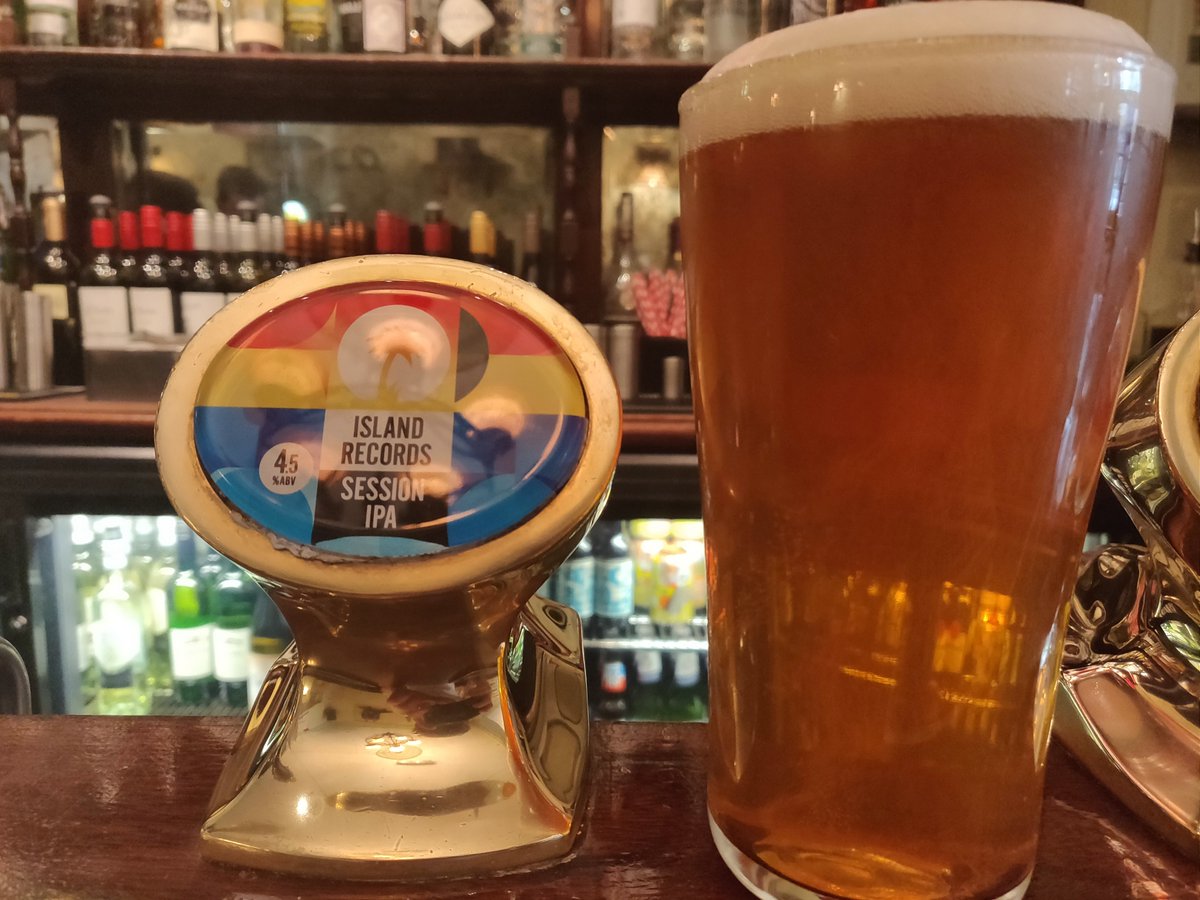 TheIronDukeW1's tweet photo. We have two new IPAs on tap today. The @Fullers Session IPA has returned at we now have @irsipa Session IPA as well! https://t.co/p9WpIPwPQk