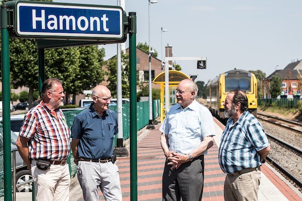 Achter het gemoedelijk uiterlijk van deze heren van de Belgisch/Nederlandse Vereniging Treinreizigers Vervoer schuilt een ijzeren wil: zij strijden al jaren voor een directe #spoorverbinding tussen #Antwerpen en #Weert.