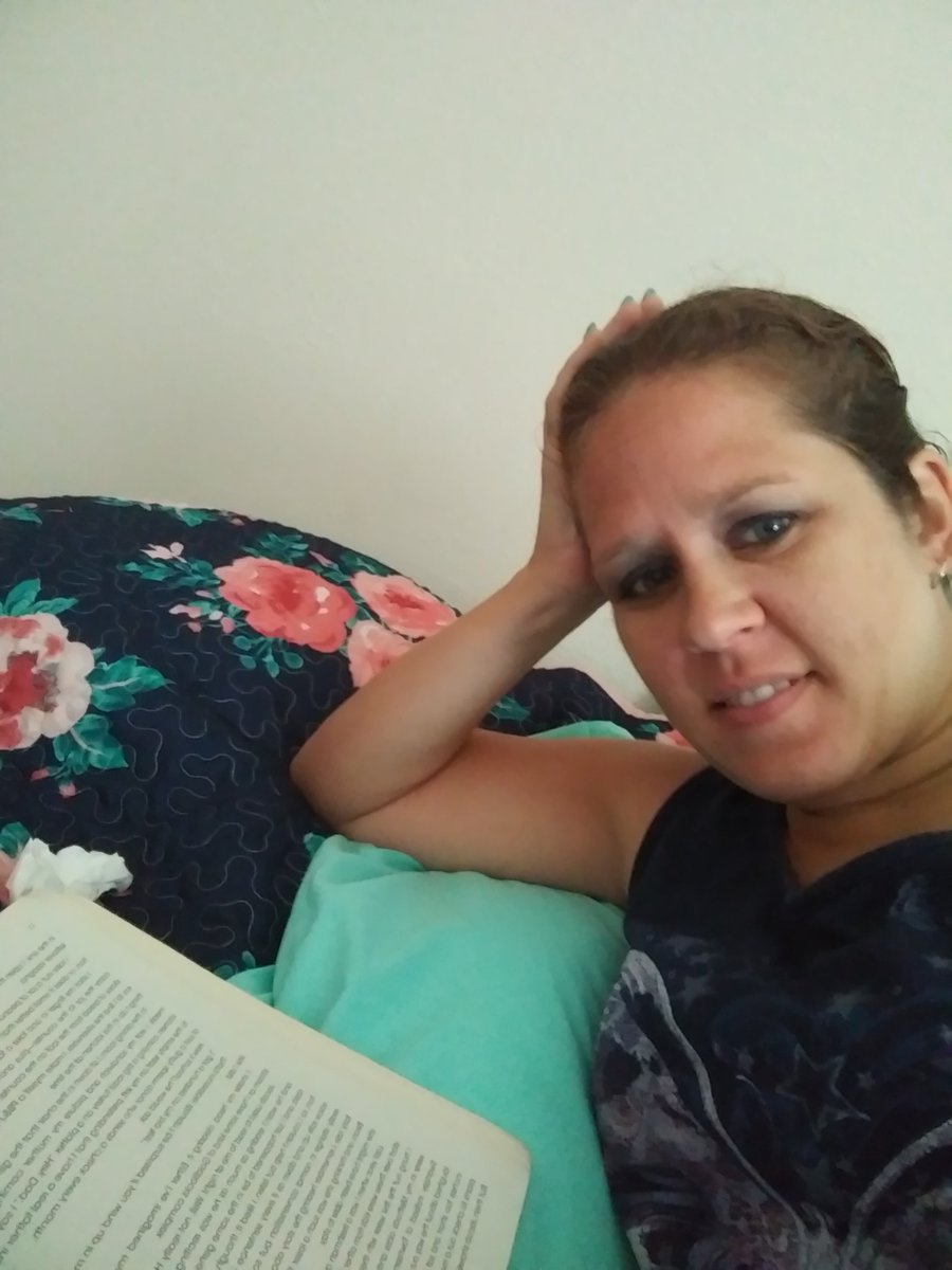 ShaunaFogle10's tweet image. Chill time with a nice book! @TISDTIS. #BiNGO #ReadingRelaxation