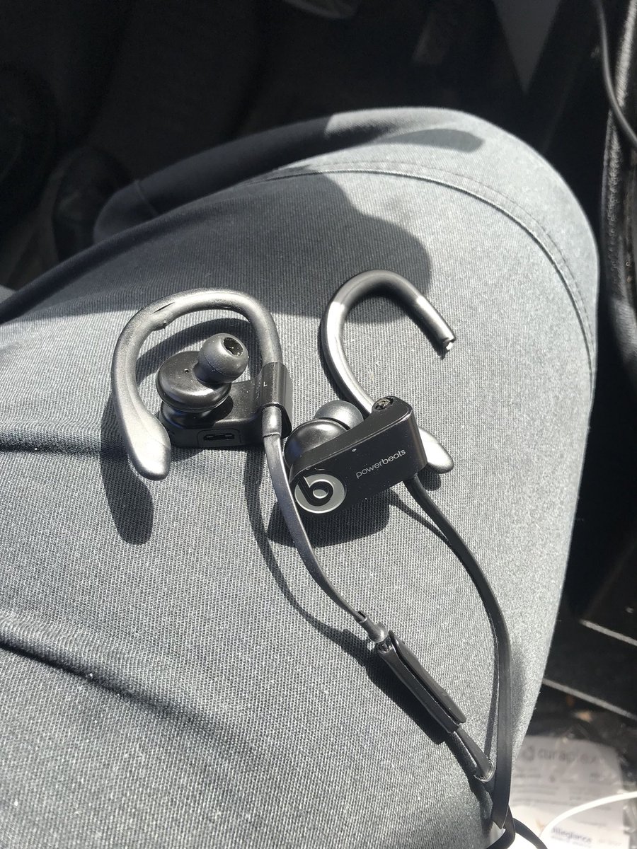 ThatguyOB's tweet image. Rowdy patient took out my @beatsbydre #EMTProblems 🚑☠️