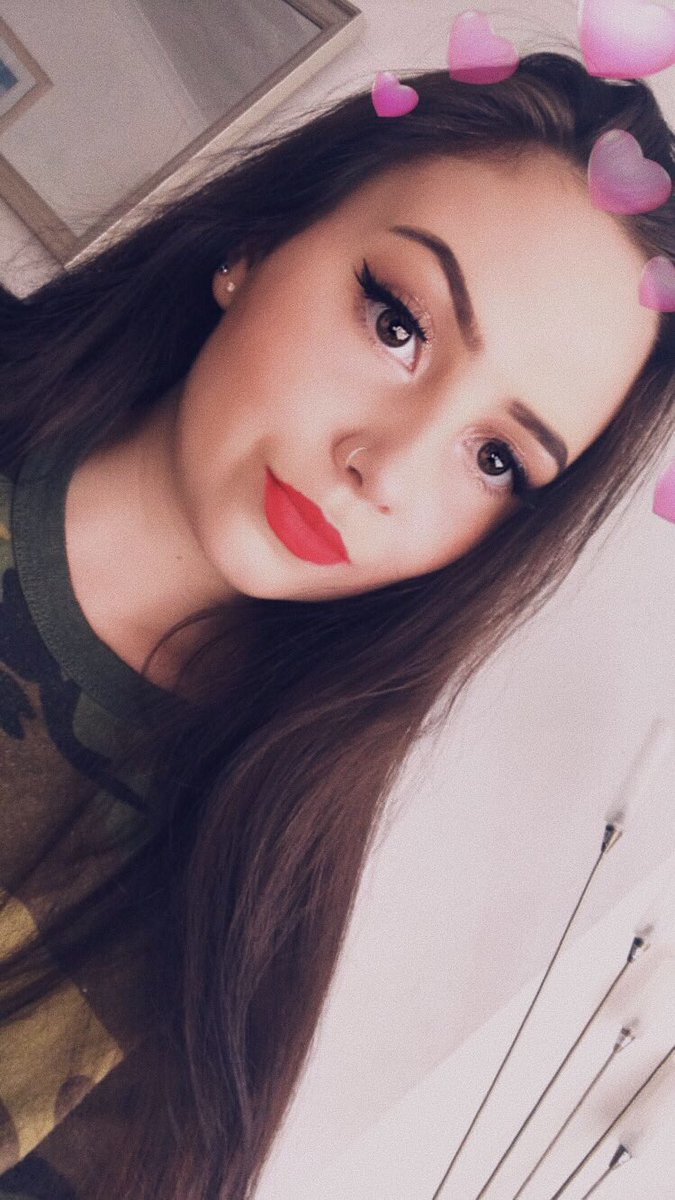 heavenlyenergy's tweet image. happy v early day of tues ♡ 
-
#TuesdaySelfie 
-
@EthanDolan @GraysonDolan