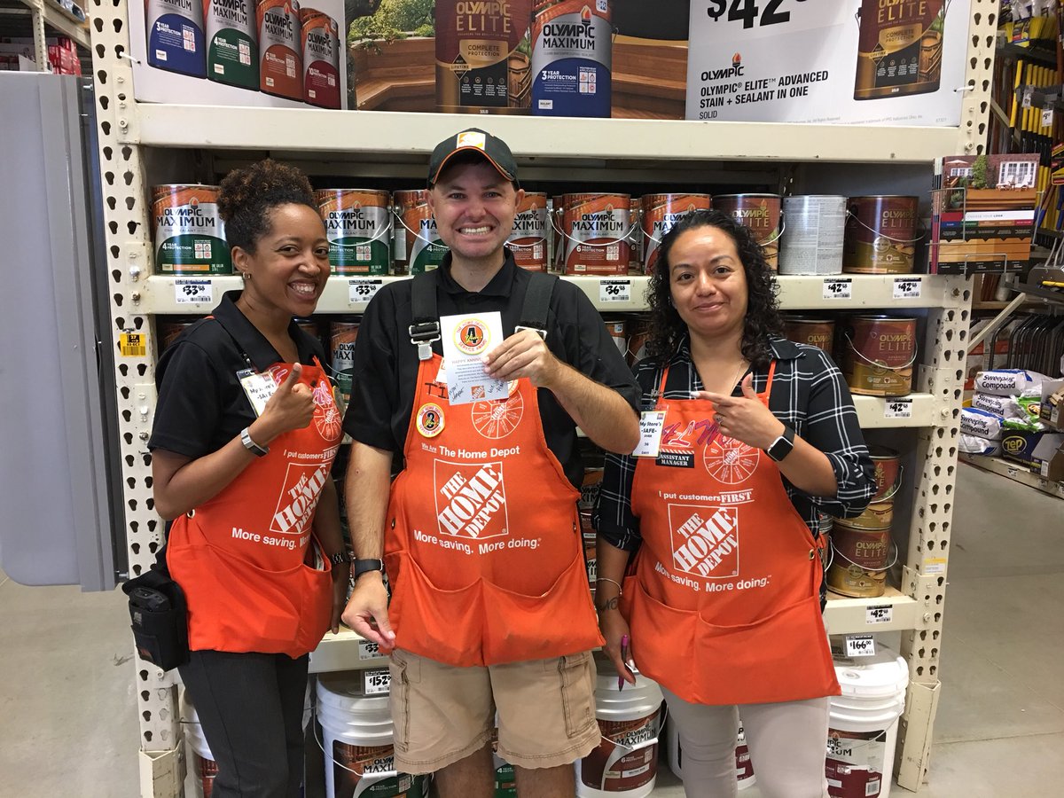 terryfreeman57's tweet photo. Tim celebrating 4 years with The Home Depot!!! Anyae and Alma sharing in the celebration 🎉 https://t.co/pM56LWrPKa