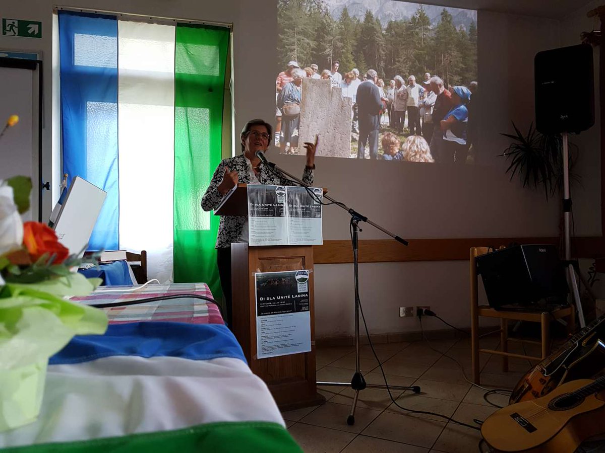 UldAnpezo's tweet photo. Raccontiamo cosa sono i mercoledì della cultura ladina. Ieri al Passo Pordoi! Foto tratta da La Usc di Ladins #ulda #ladini #ladinia #anpezo #fodom #gardena #fassa #badia #tradizioni #cultura #mycortina @UldAnpezo https://t.co/LBhqPaCYQY
